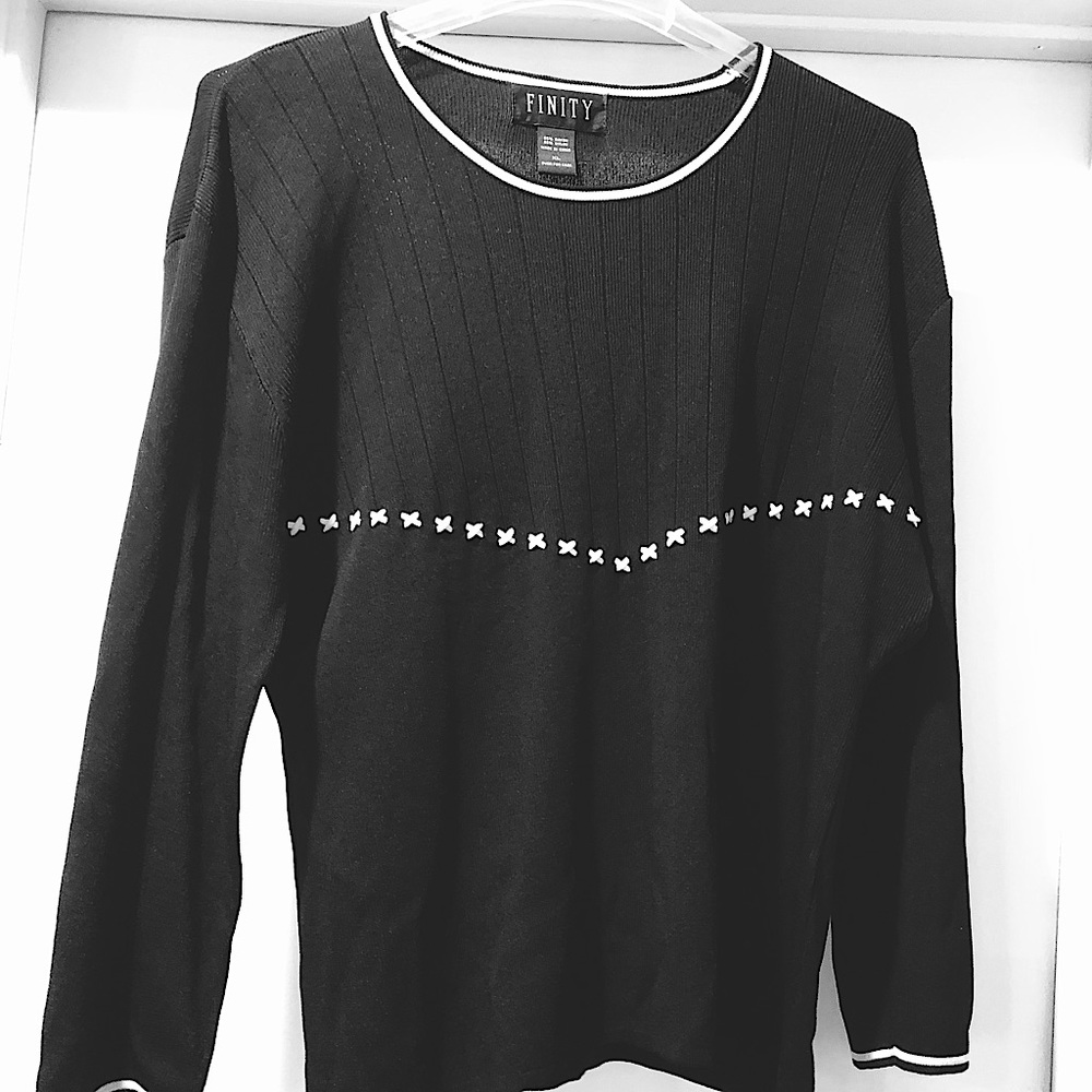 Finity Woman’s Long Sleeve Scoop Neck Top XL Black